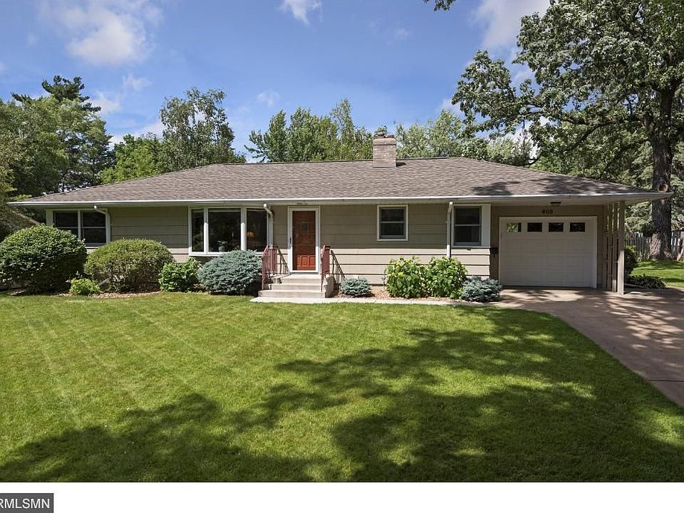 1st image of 609 Oakwood Dr
