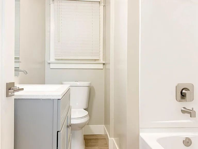 1747 5th Ave #20 — Photo 5