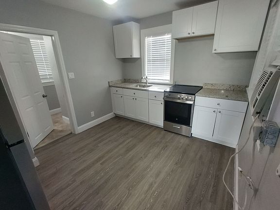 3rd image of 1005 E Columbus Dr Unit B