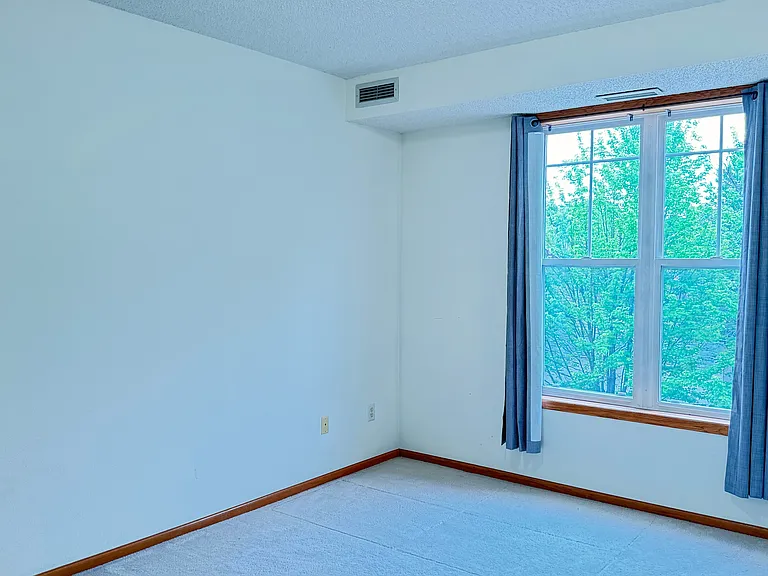 1776 Maryland Ave E #204 — Photo 8