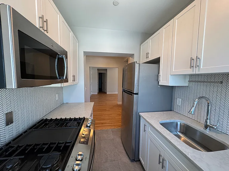 230 Lafayette St #1 — Photo 9
