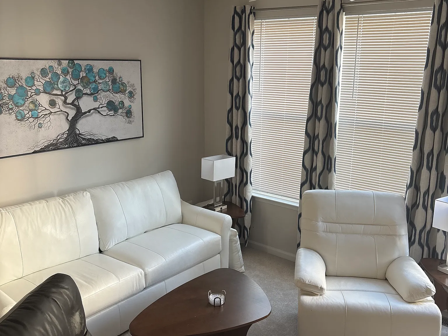 4 bed, 2031 sqft, $1,100 — Photo 2