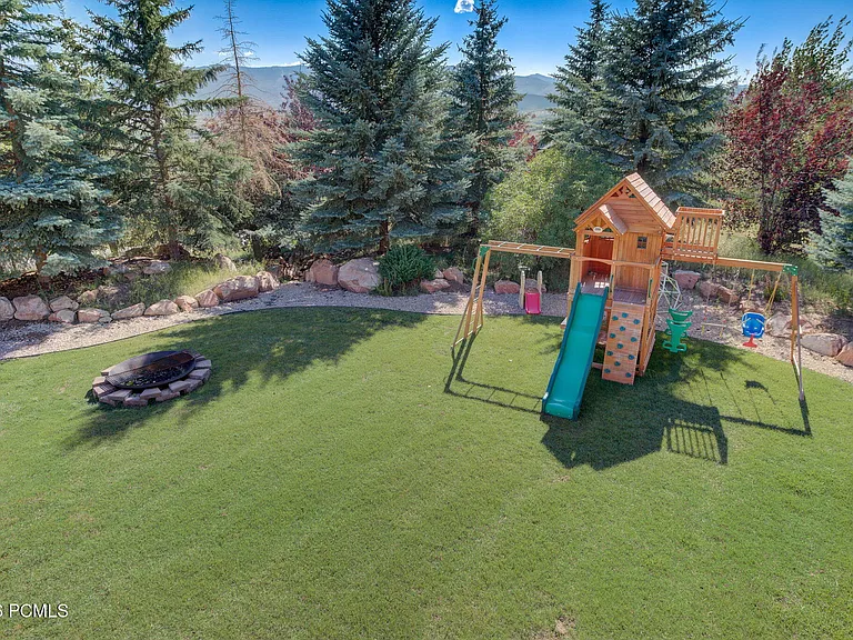 715 Aspen Ln — Photo 75