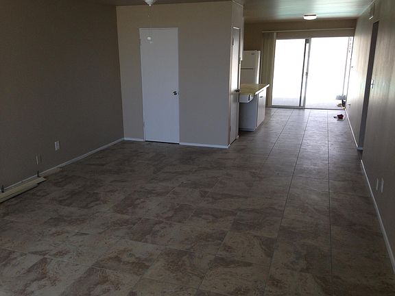 Living Rm to Kitchen