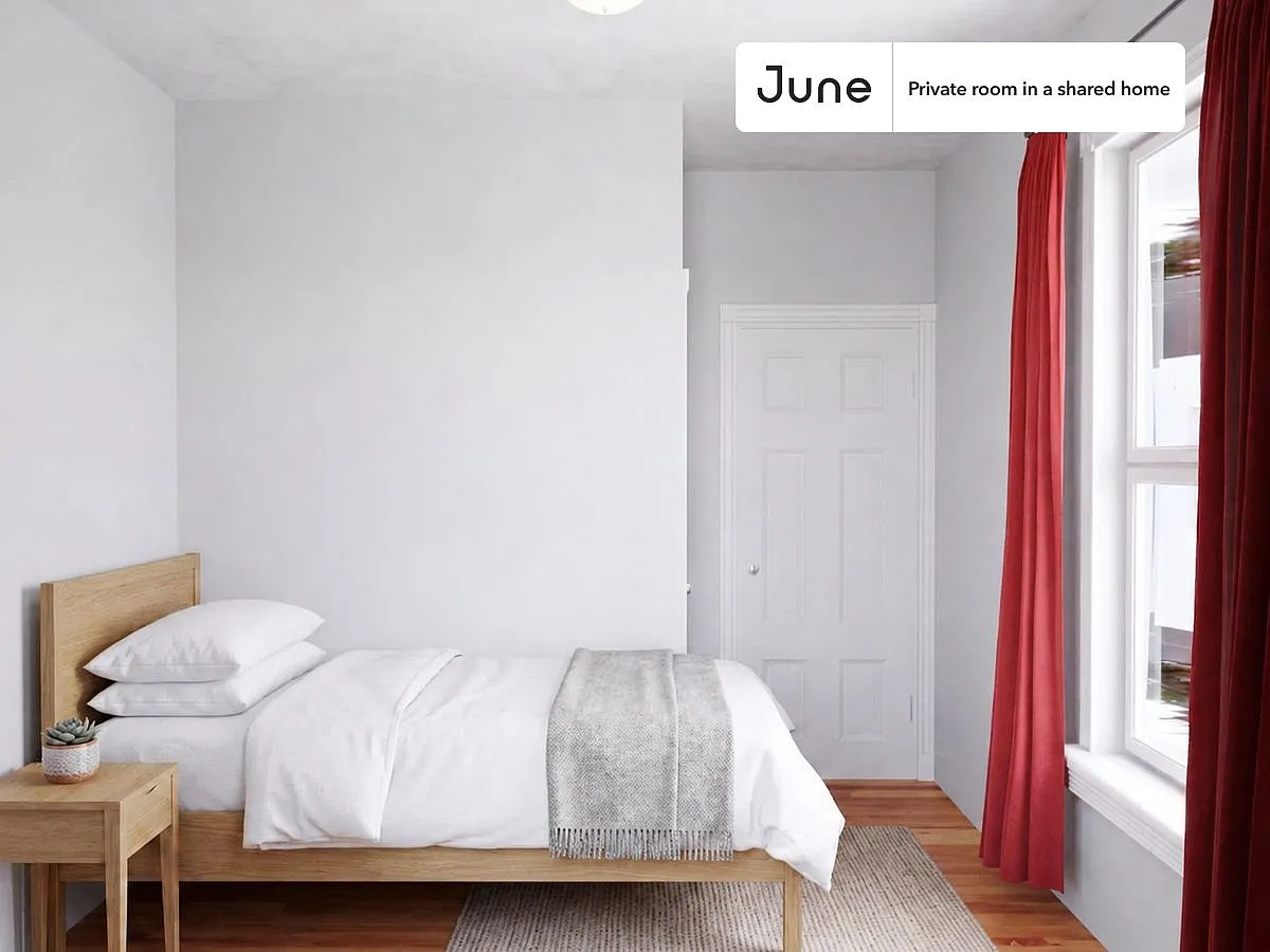 Full bedroom in 6 bed/2 bath home in Allston #1235 C — Photo 1