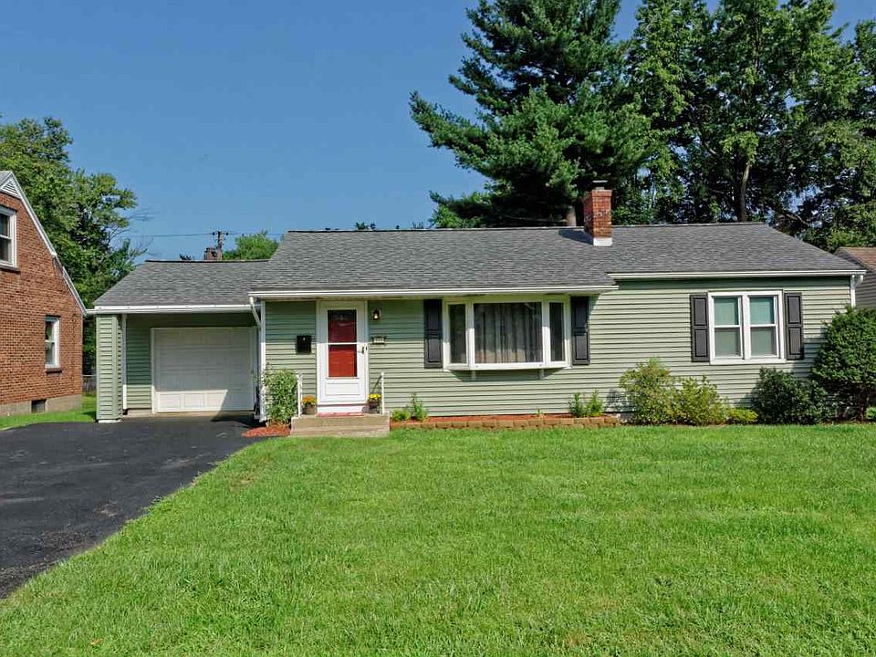 1st image of 18 Forest Dr