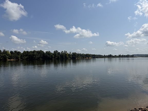 4th image of 715 Praire Land Dr
