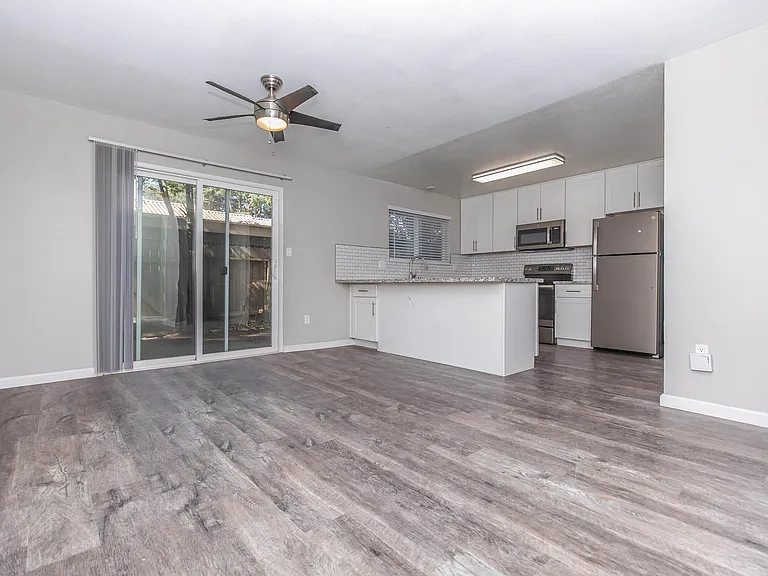 54 Quay Ct — Photo 107