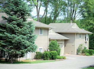 1412 Traver St, Ann Arbor, MI 48105