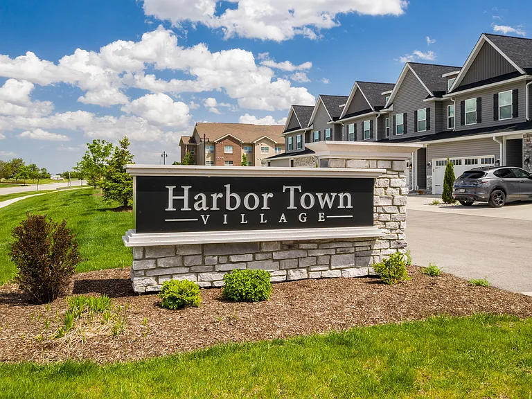 Harbor Town Townhomes — Photo 28