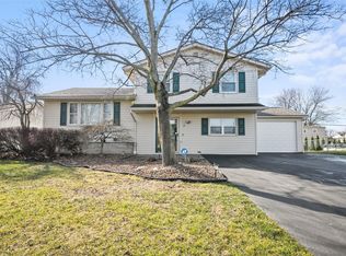 17 Valencia Dr, Rochester, NY 14606