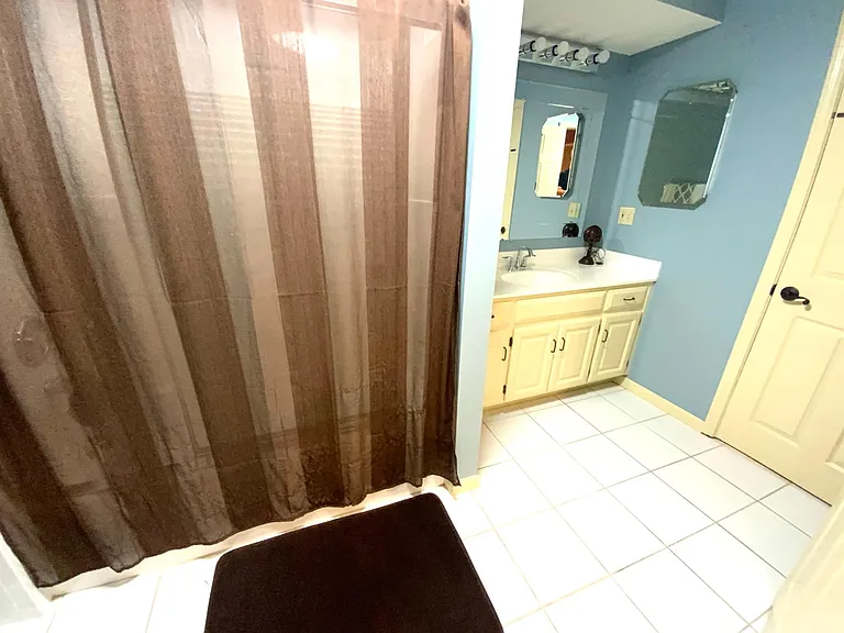 14212 Benson St — Photo 36