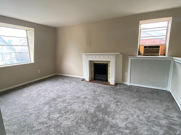 3rd image of 621 Greenup St #3