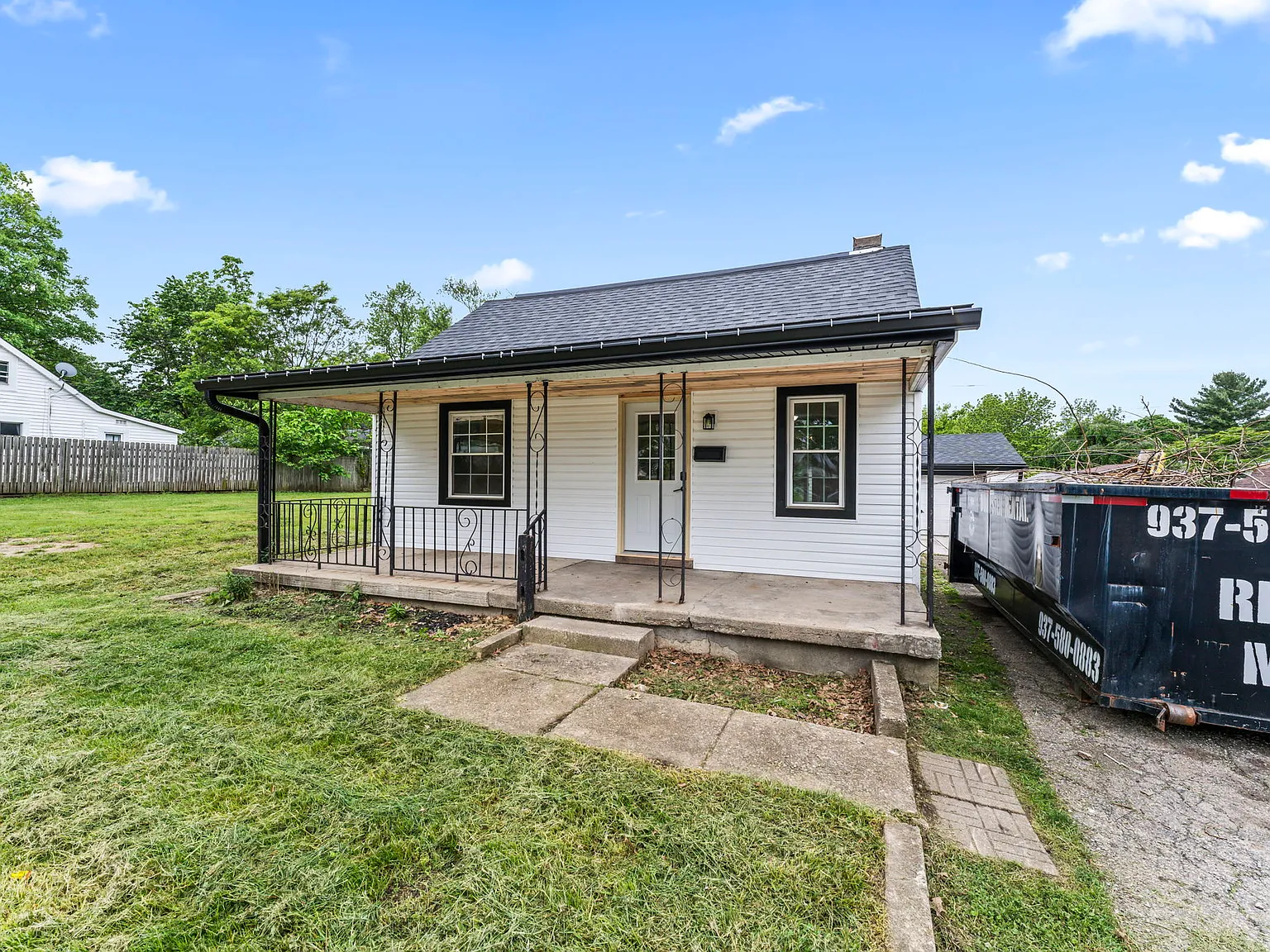 3 bed, 900 sqft, $1,500 — Photo 1
