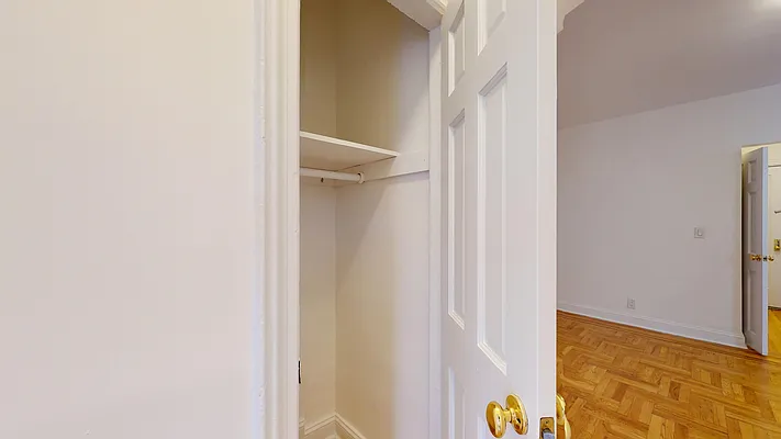 Rented by Bond New York | media 7