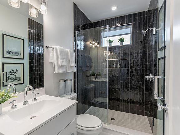 4th image of 710 N 16th St #102