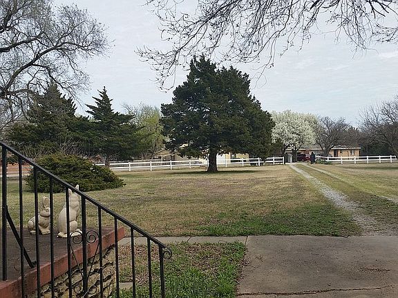 Entry view from front porch