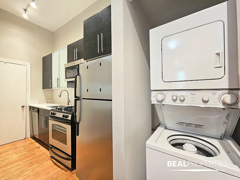 2200 N Clark St — Photo 13
