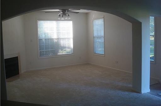 5th image of 1071 Grand Oak Ln