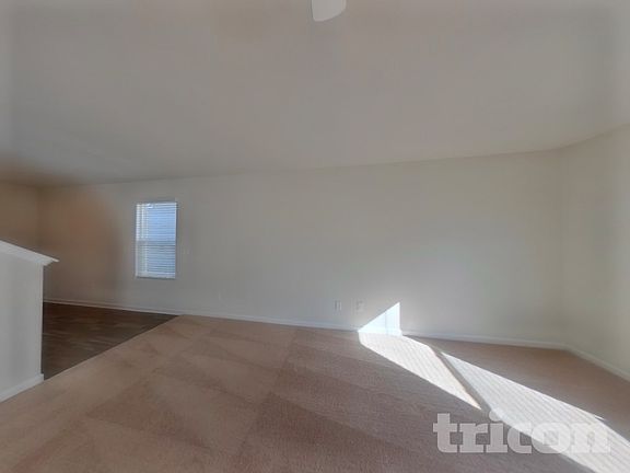 4th image of 2186 Southlea Dr