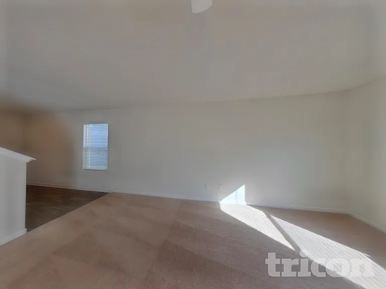 2186 Southlea Dr — Photo 4