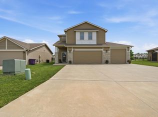 423 Northfield Rd, Manhattan, KS 66502