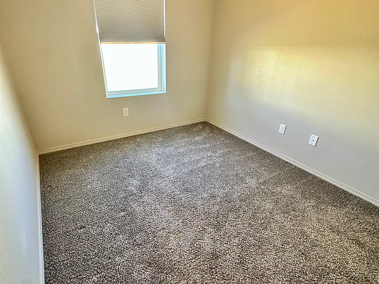 16928 Loggia Ave — Photo 10