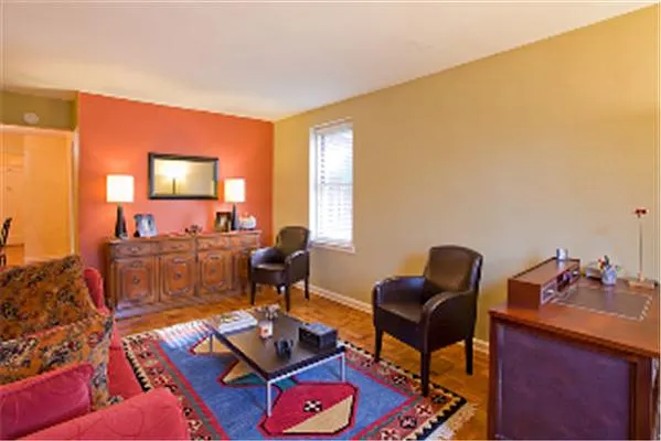 Sold by Avenue Sotheby's International Realty | media 11