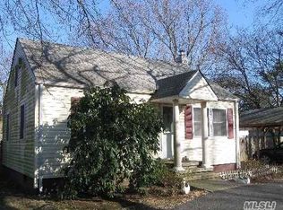 1100 Nugent Ave, Bay Shore, NY 11706