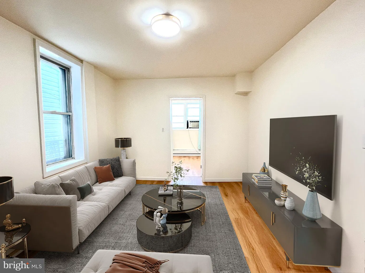2 bed, 1.0 bath, 1512 sqft, $1,350 — Photo 3