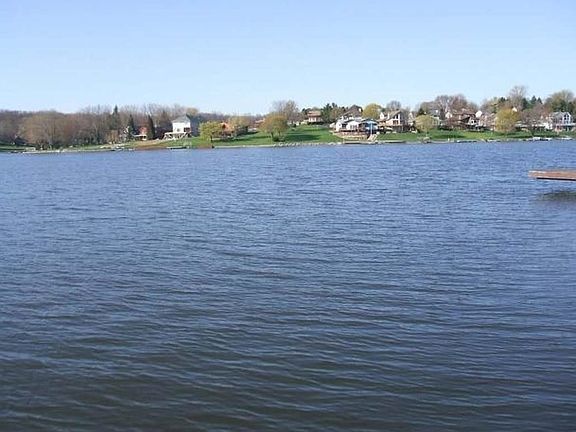 3rd image of 123 Newport Rd