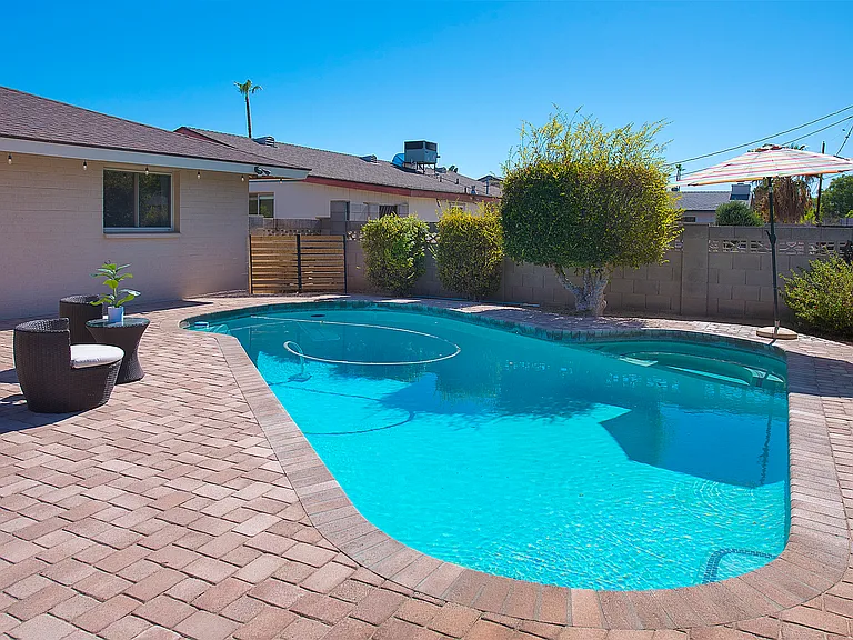 1236 E Del Rio Dr — Photo 23