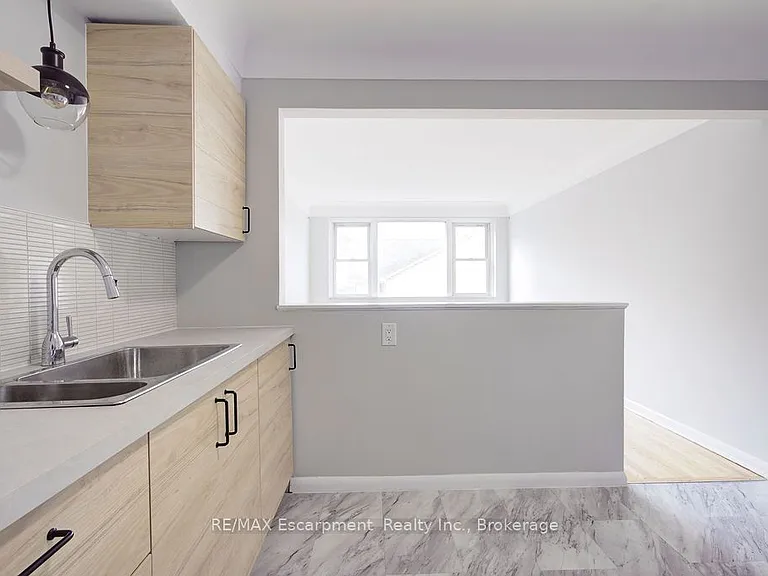 830 Robinson St #204 — Photo 6