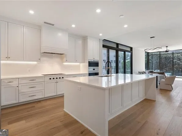 2520 Peachtree Rd NW #403, Atlanta, GA 30305