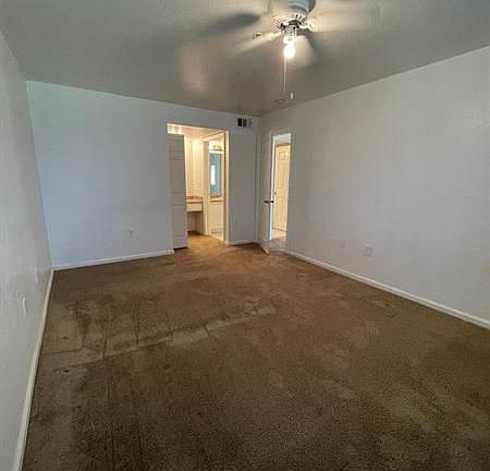 2nd image of 131 SW Palm Dr APT 202