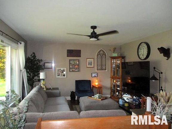 4th image of 1811 W Lamont Ave