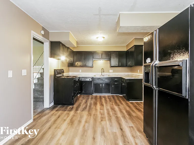 3223 Vincz Dr — Photo 6