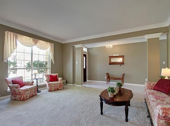 5th image of 2635 Woodside Dr