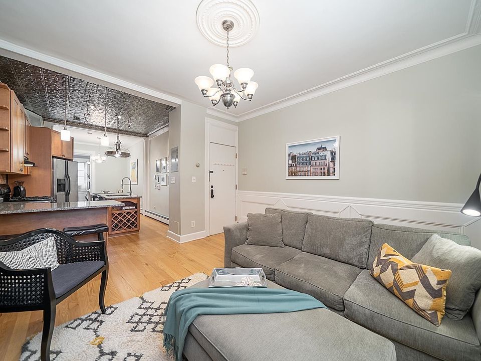 1st image of 1009 Willow Ave APT 3R