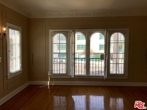 2nd image of 198 S Commonwealth Ave APT 3