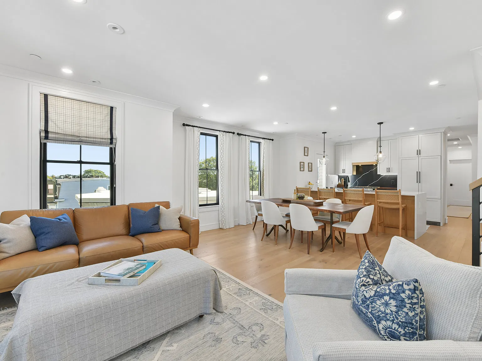 2 bed, 1168 sqft, $4,200 — Photo 4
