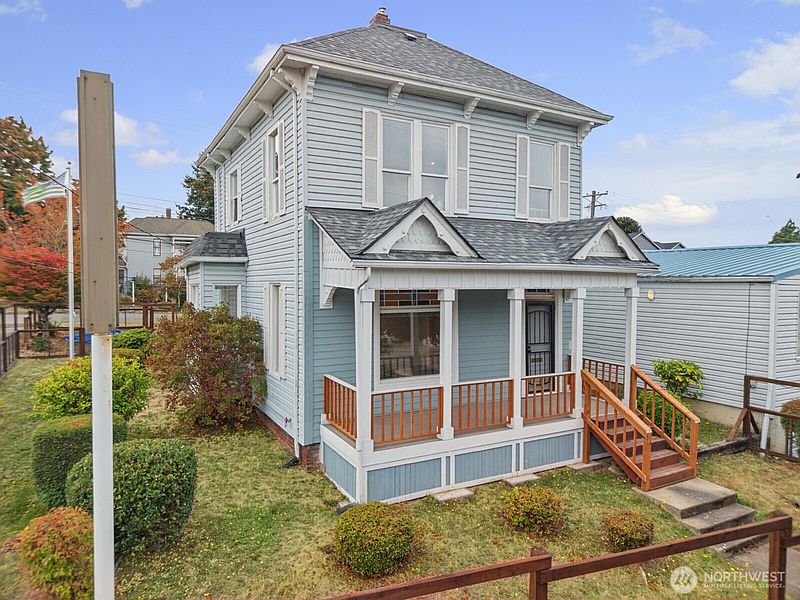 3rd image of 3418 Pacific Avenue