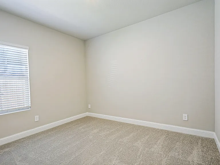 801 McKenna Dr — Photo 14