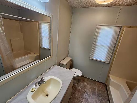 3rd image of 49194 Chapman Rd #94