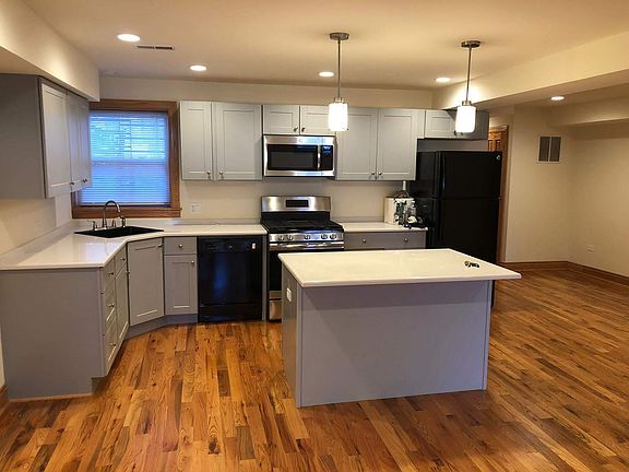 2nd image of 7614 N Eastlake Ter #B