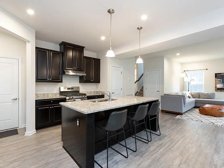 2106 Morton Dr — Photo 24