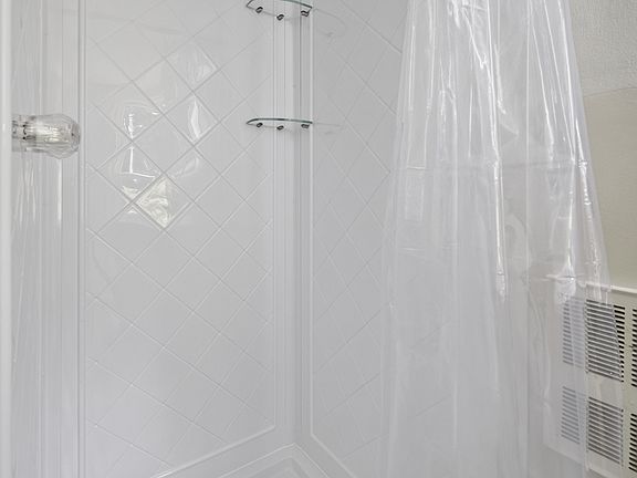 3rd image of 140 Mildred Ave #3