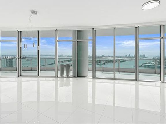 5th image of 900 Biscayne Blvd APT 4006