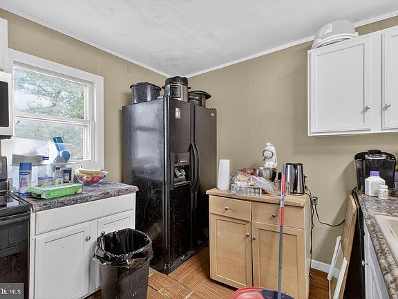 5th image of 1390 Roanoke St