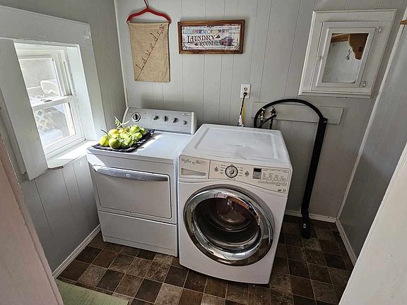 5th image of 2865 1st St